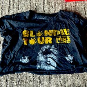 Cute crop top shirt for sale